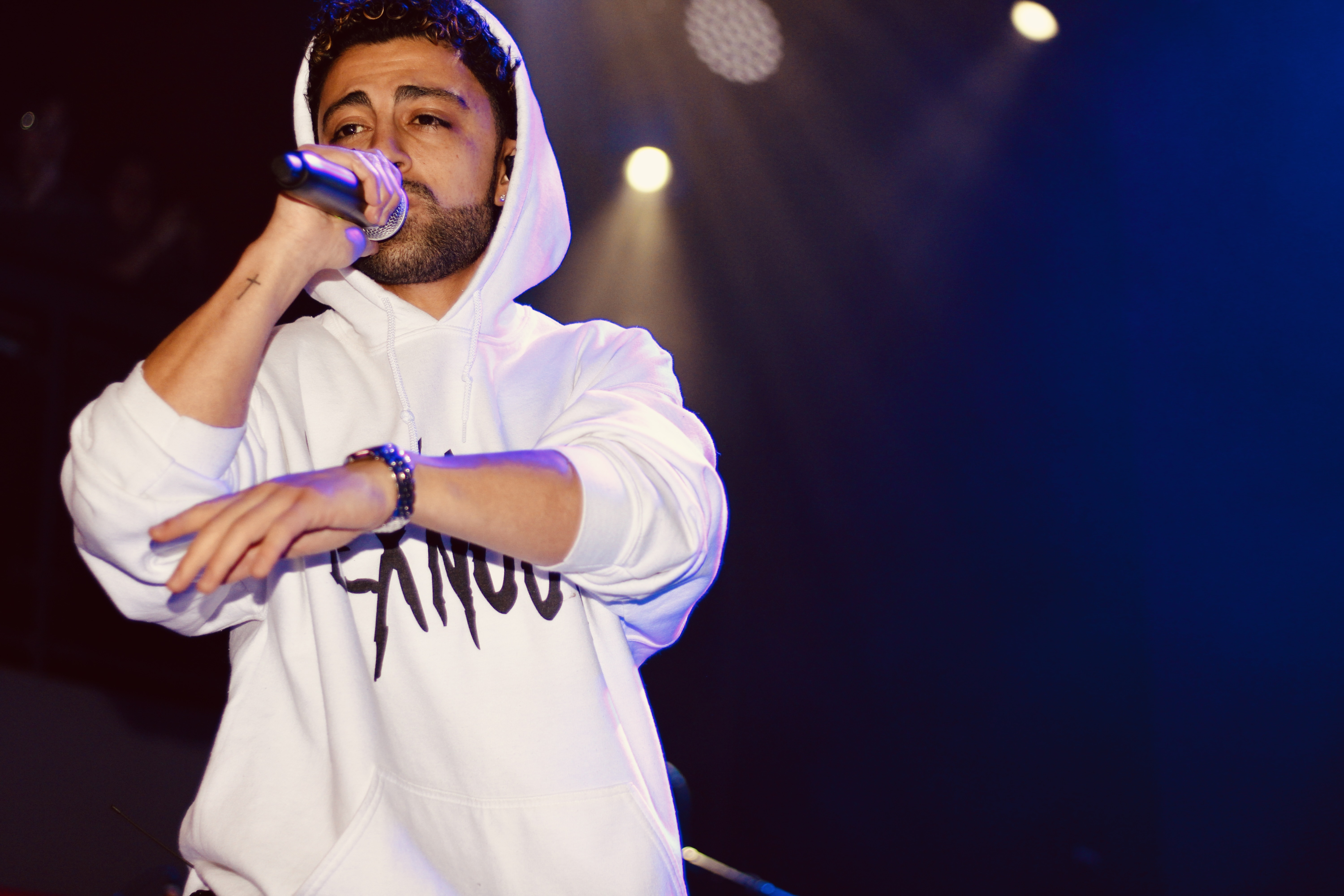 Lexnour performing live